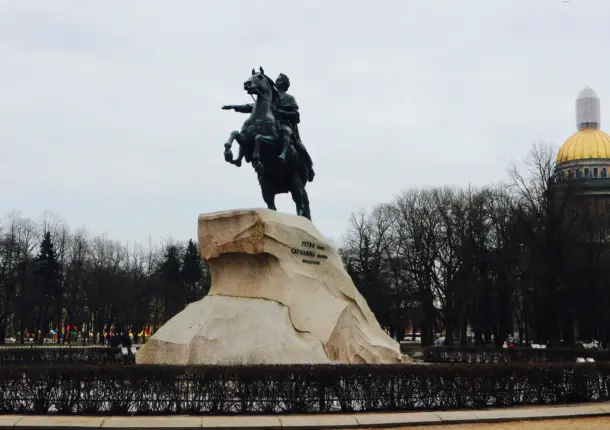 peter the great bronze horseman statue saint petersburg