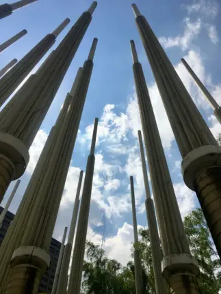 plaza botero medellin