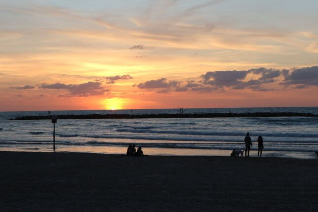 beaches in tel aviv israel